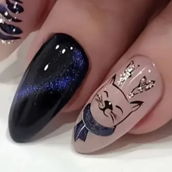 🍸❤️🎄HOLIDAY NAILS!🎄❤️🍸 - Picture 2 of 4